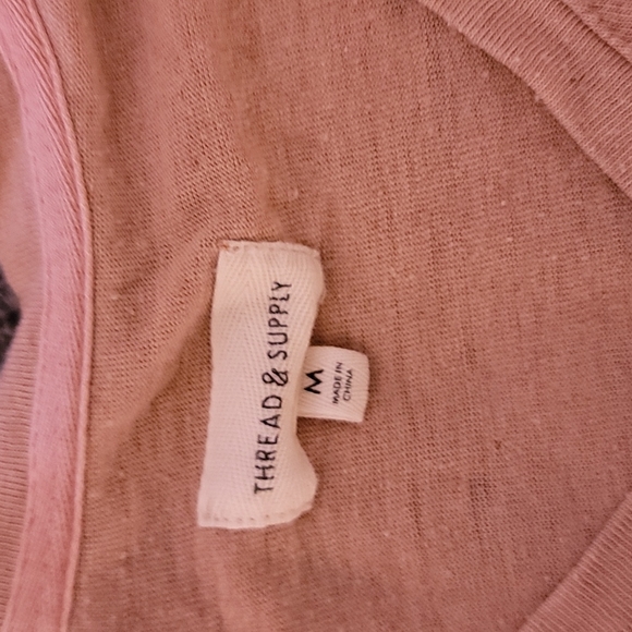 Thread & Supply v-neck size medium - NWOT - Picture 3 of 5